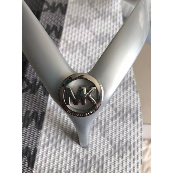 Women’s Sandals Flip Flops Size 10 Michael Kors Silver Grey RX20B - Picture 3 of 11